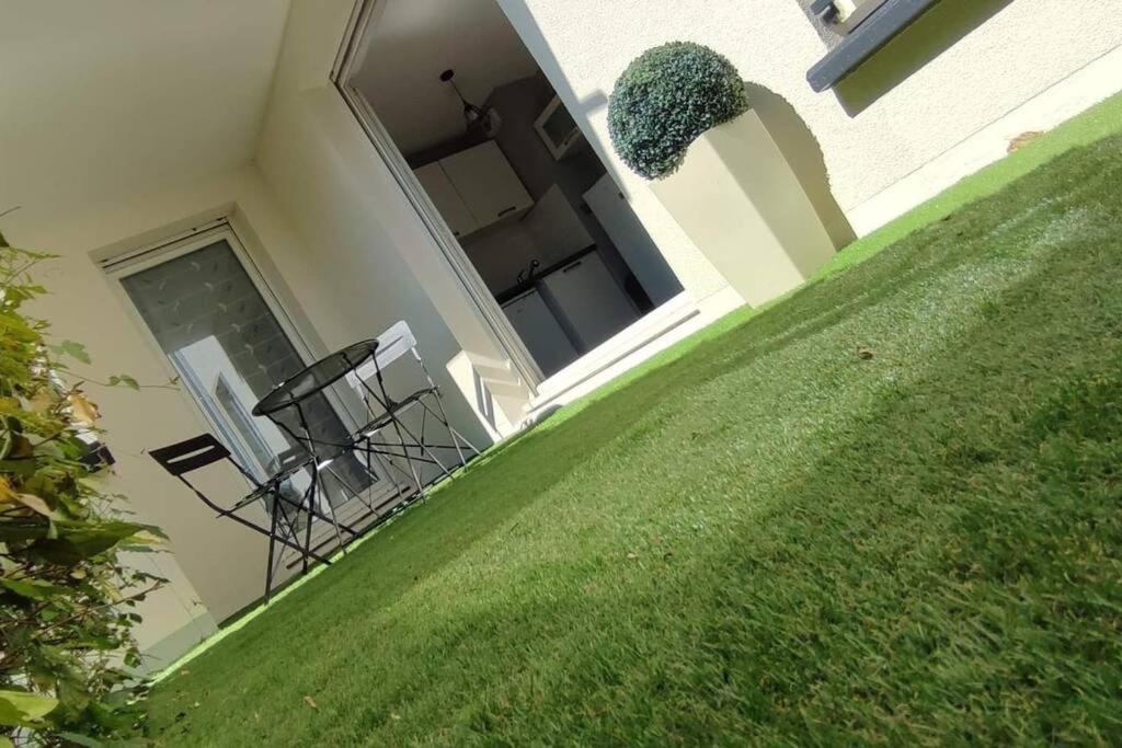 Superbe Appartement En Residence Avec Piscine. Albertville Extérieur photo